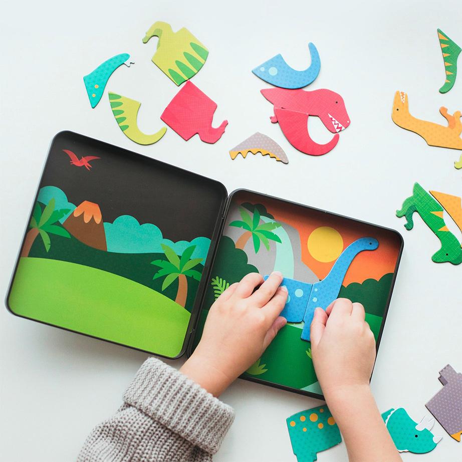 On-The-Go Magnetic Play Set